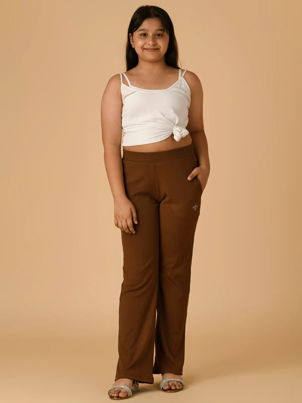 Manufacturer, Exporter, Importer, Supplier, Wholesaler, Retailer, Trader of Girls Brown Lowers in New Delhi, Delhi, India