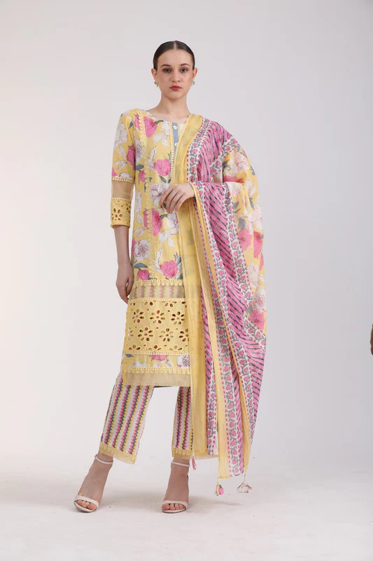 Manufacturer, Exporter, Importer, Supplier, Wholesaler, Retailer, Trader of Gold Women Kurta Set in New Delhi, Delhi, India