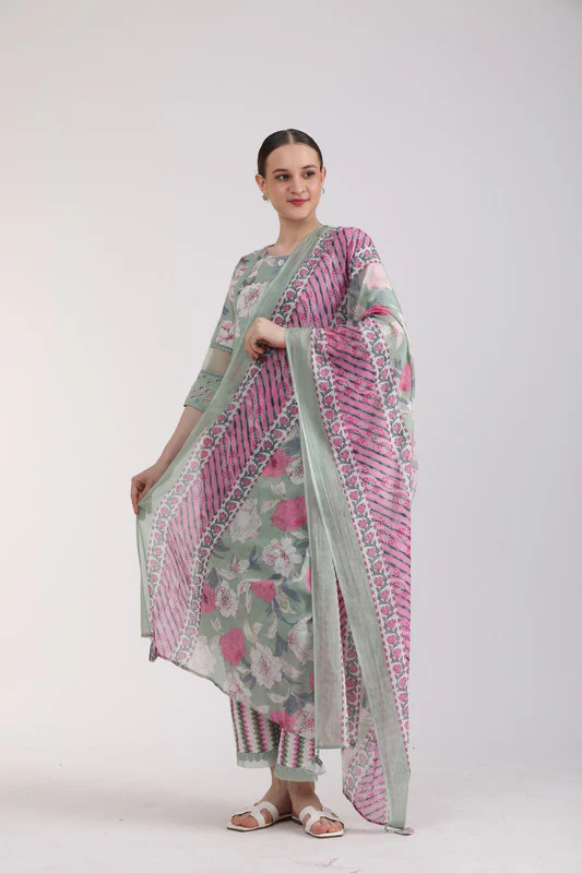 Manufacturer, Exporter, Importer, Supplier, Wholesaler, Retailer, Trader of Green Women Kurta Set in New Delhi, Delhi, India