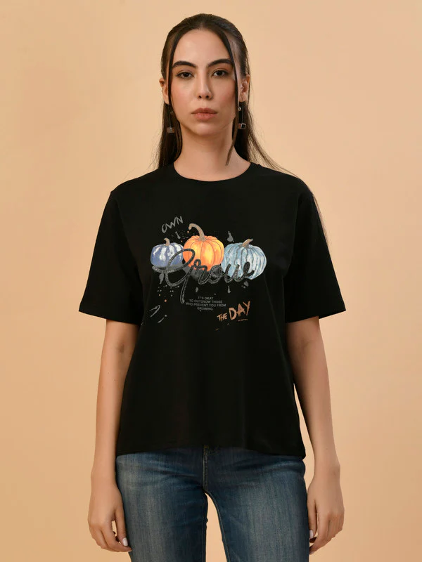 Manufacturer, Exporter, Importer, Supplier, Wholesaler, Retailer, Trader of Ladies Black Regular T-Shirt in New Delhi, Delhi, India