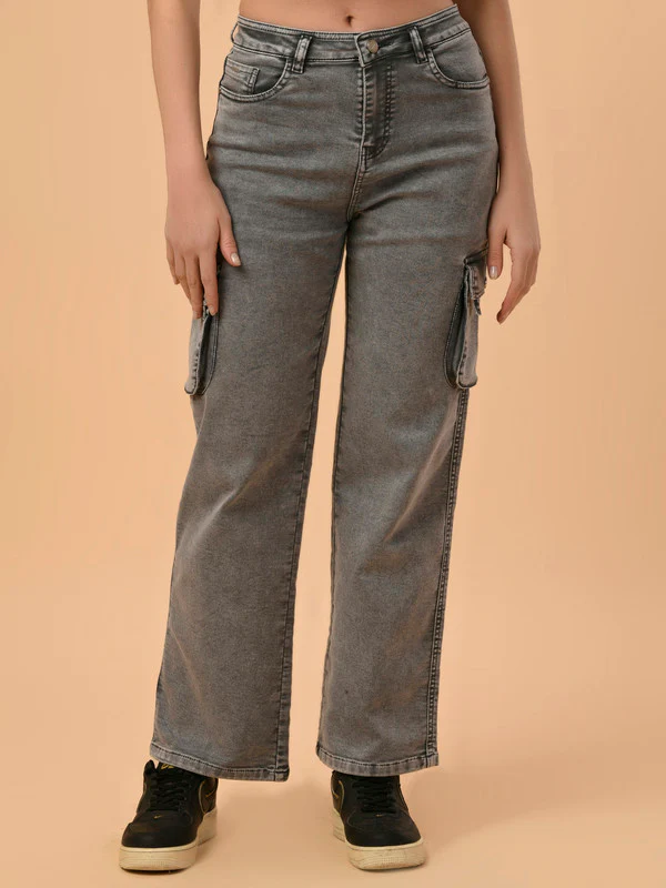 Manufacturer, Exporter, Importer, Supplier, Wholesaler, Retailer, Trader of Women Lotus L Green Jeans in New Delhi, Delhi, India